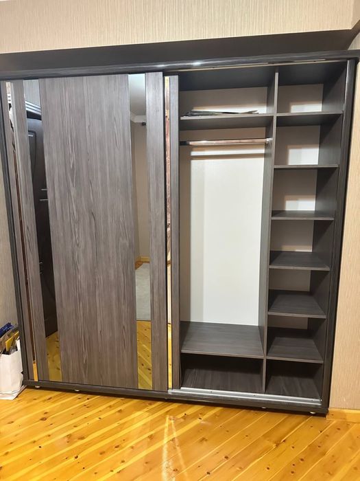 Шифоньер б/у, почти новый.