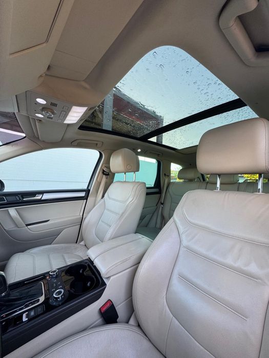 Volkswagen Touareg 3.0 TDI 245 cp 4x4  Camere 360