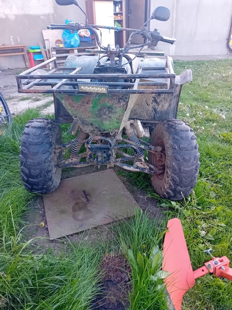 Vând atv 250 defect