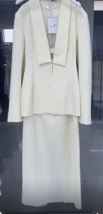 Костюм двойка в сливочном цвете