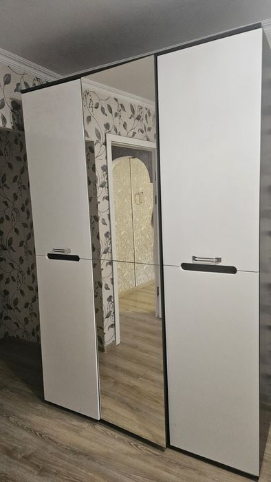 Продам спальный гарнитур