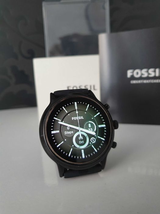 Smart часовник FOSSIL GEN 5 Carlyle