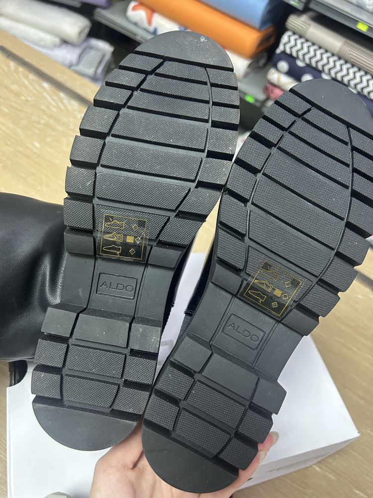 Продавам чисто нови оригинални боти ALDO