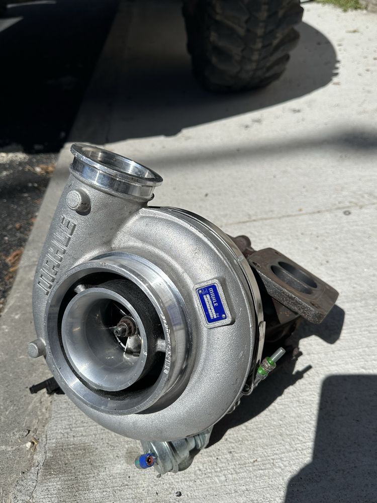 Турбокомпресор 001TC10948000 - MAHLE