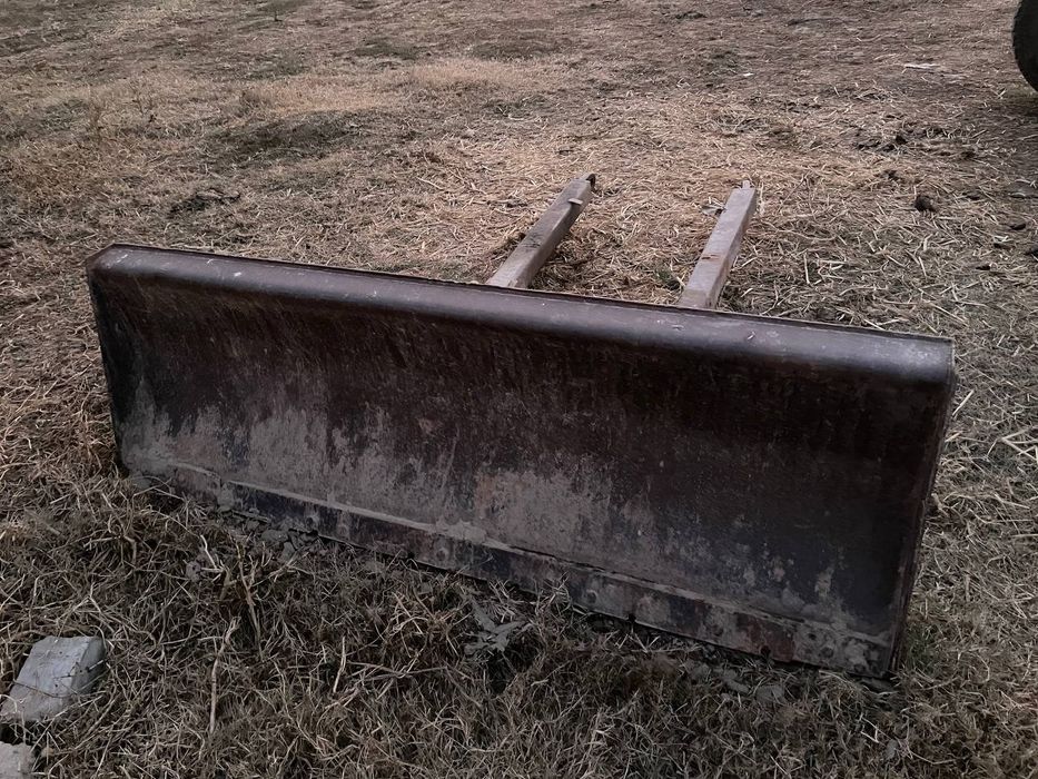 Traktor pluk tleshka barana surgich