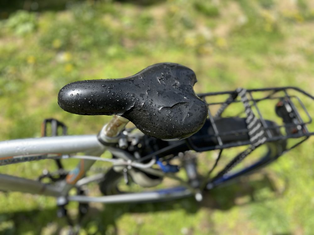 Bicleta in stare buna singurul defect este saua bicicletei