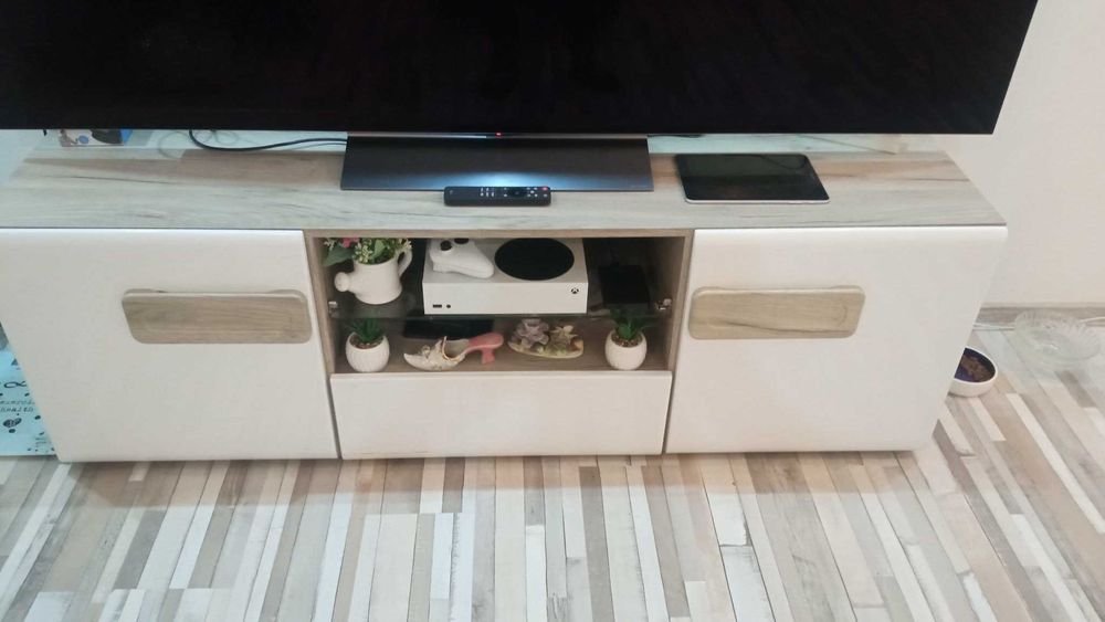 Comoda Tv cu usi si sertar stejar gri + folie lucioasa alba 160cm