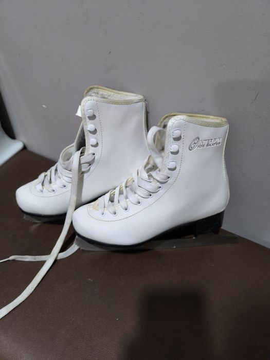 Продам коньки для девочки