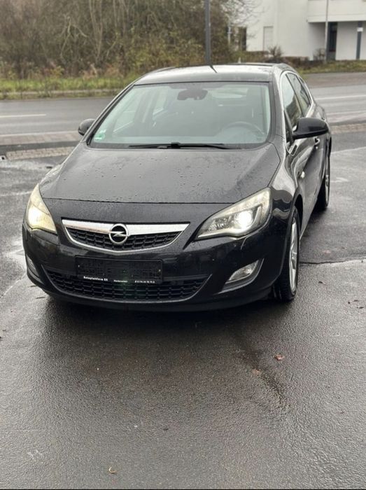 OPEL ASTRA J / 2011/ 1.7CDTI/ 125 CAI