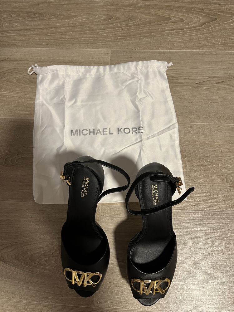 Pantofi cu toc michael kors