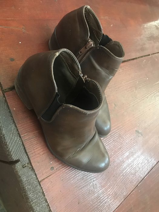 Vand papuci culoare maro nr 37