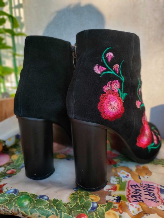 Ghete/Botine Elegante Negre, Piele Naturală, cu Broderie Florală Roz