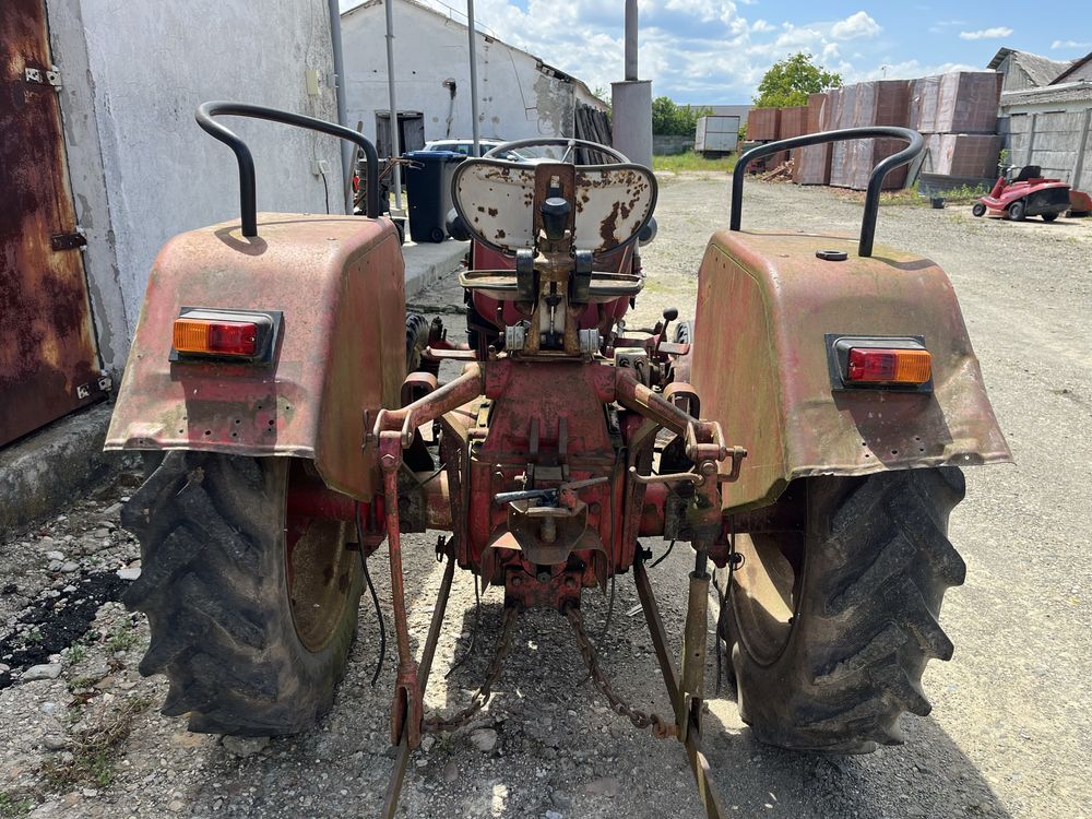 Tractor mc cormick d324.