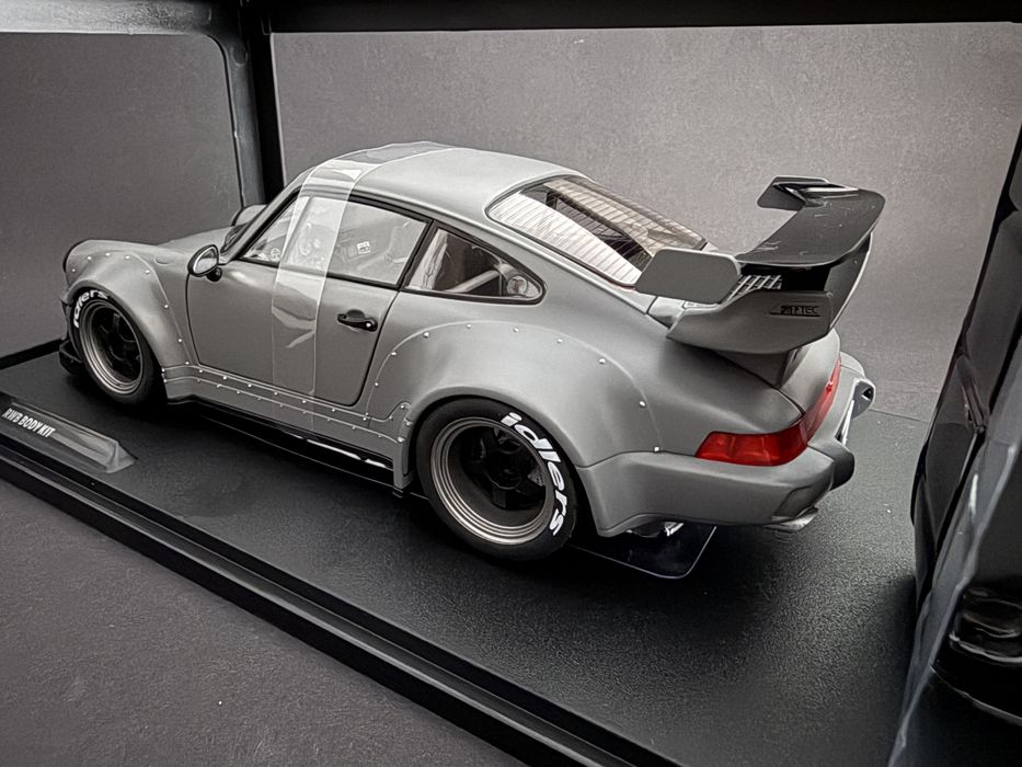 Macheta Porsche 911 cu Figurina 1/18 Solido