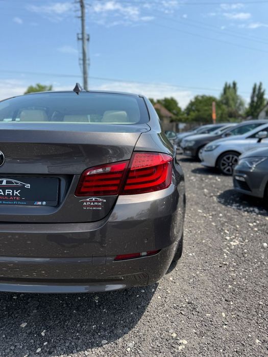 BMW Seria 5 BMW 520 D automată