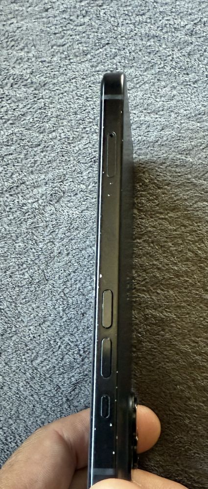 iPhone 15 black 256 gb.