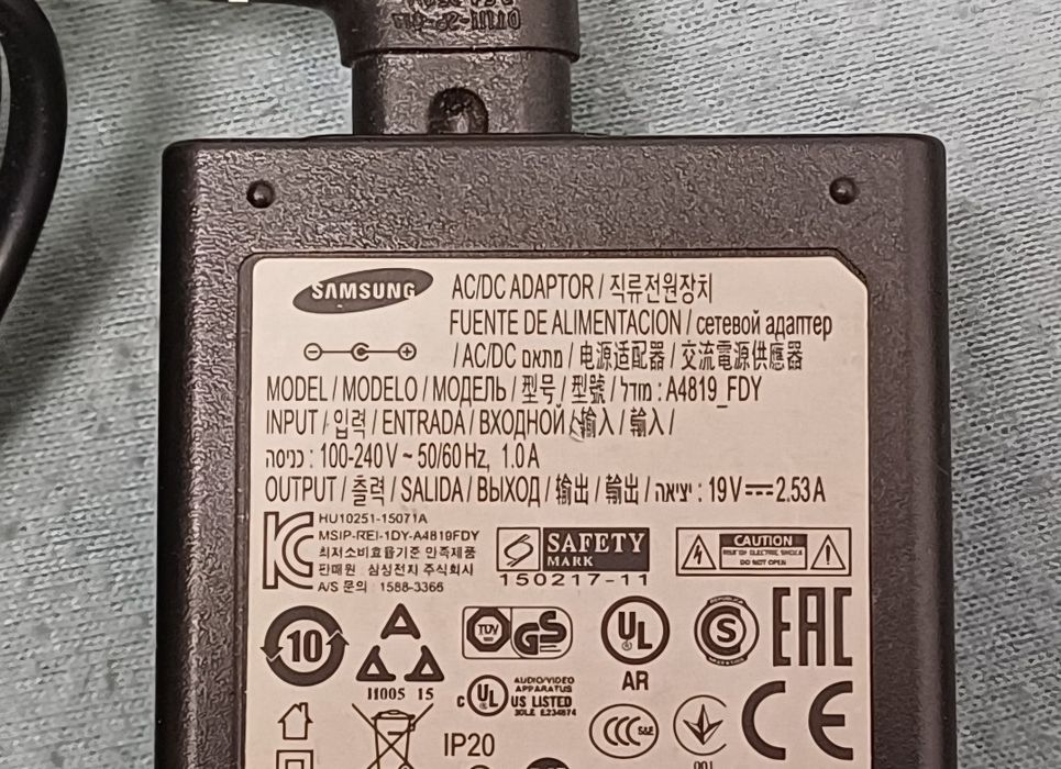 Bater  Alimentator monitor tv Samsung 19v 2,53A

#11