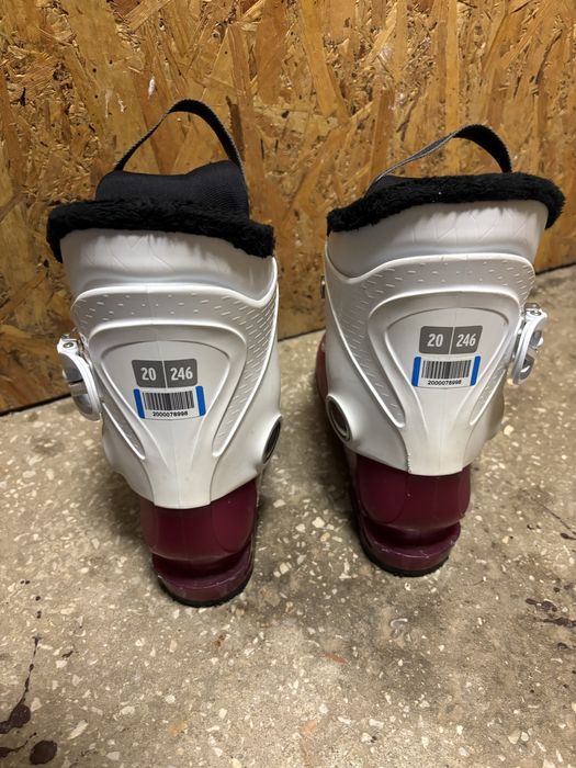 Vand clapari de fete