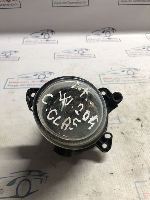 proiector dreapta mercedes c-class w204 2011