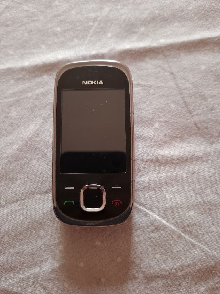 De vânzare Nokia 6500s-1 /Nokia 7270.