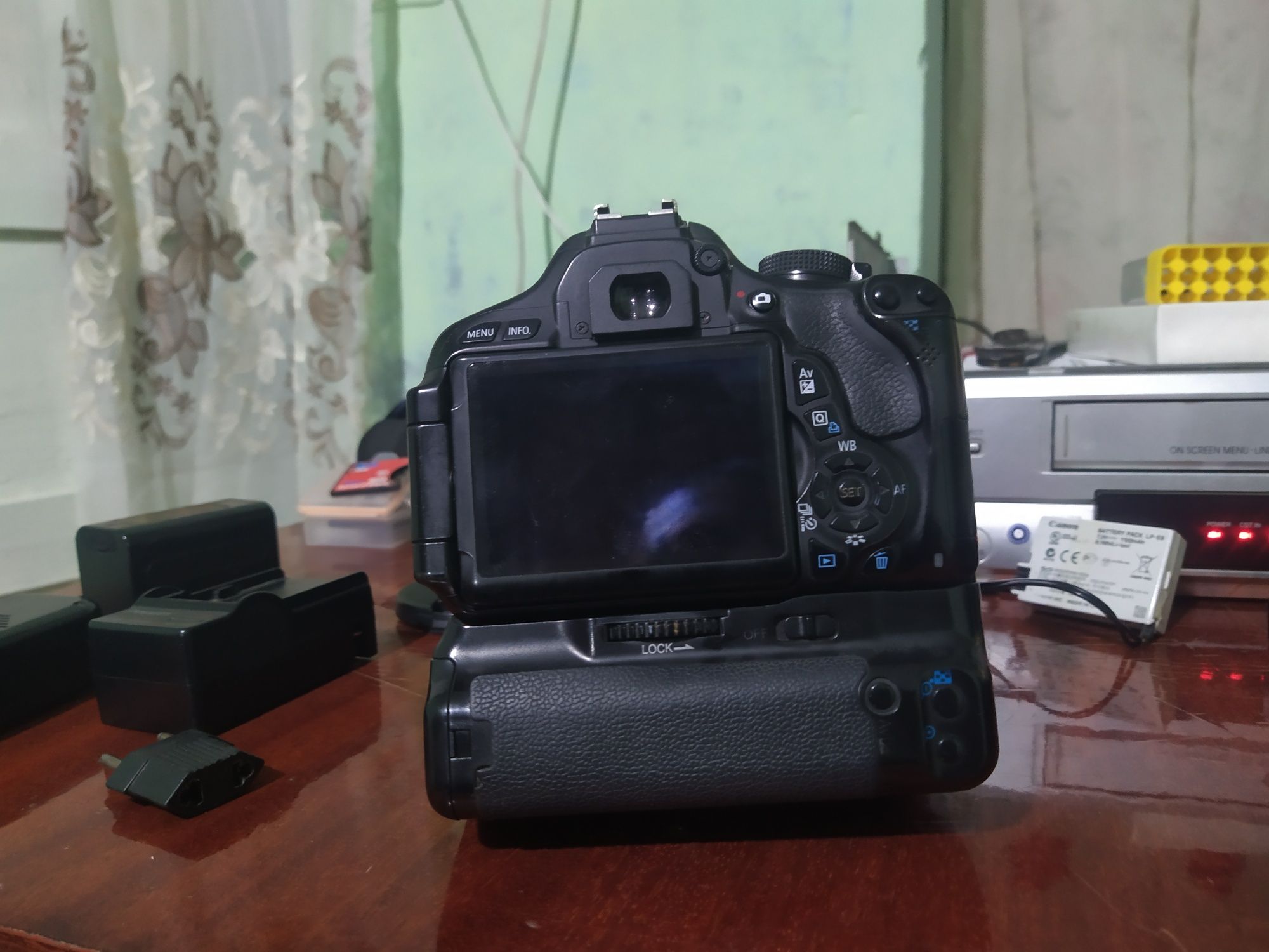 Canon 600d sotiladi