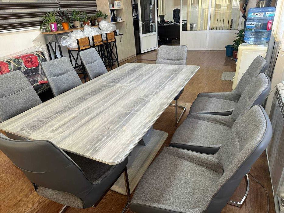 стол для переговоров