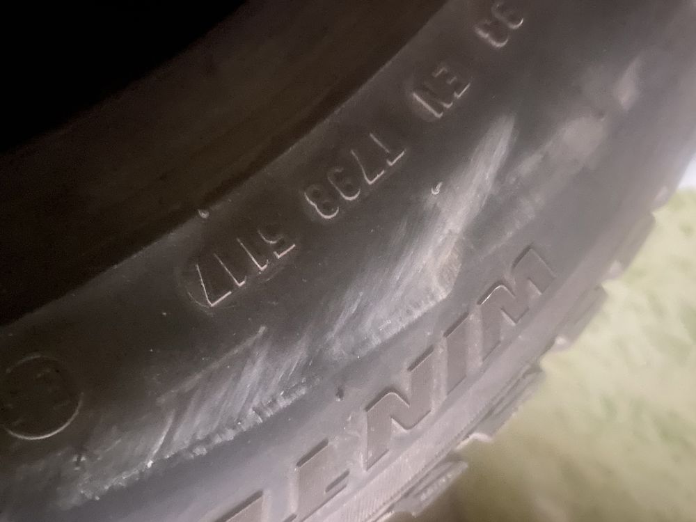 2 cauciucuri iarna 225/55/17 Pirelli