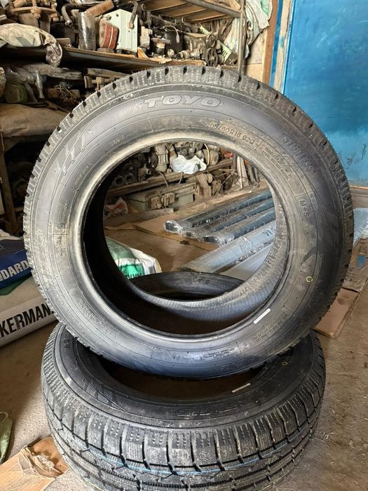 Toyo 205/60 р16 зимный липучка 2 шт