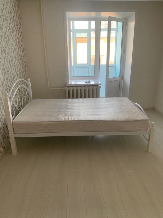 Продам кровать полуторка