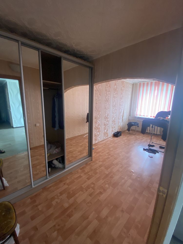 Срочно продам 2 комнатную кв 3 этаж Шахтерская 10А