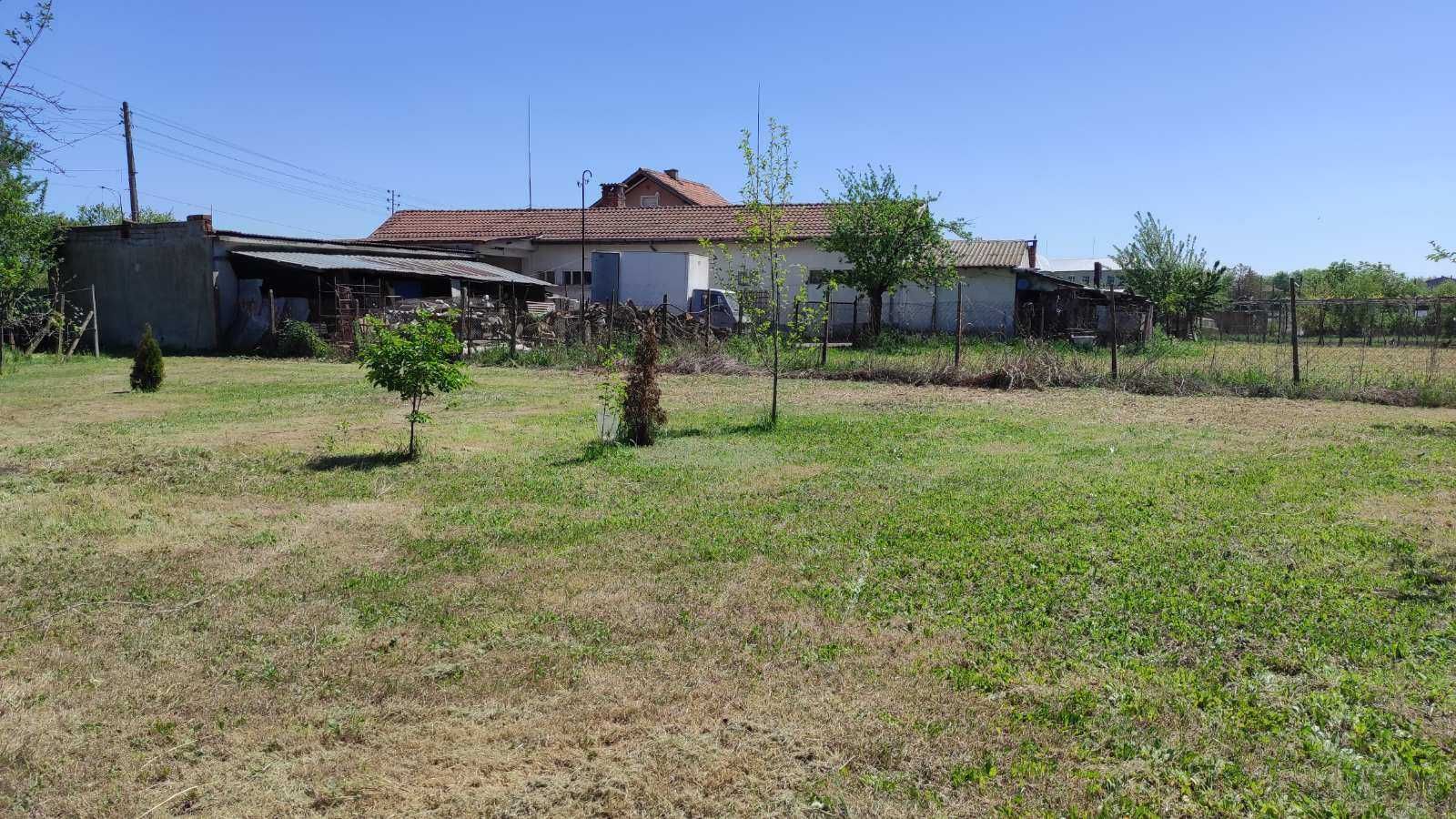Продавам къща на село