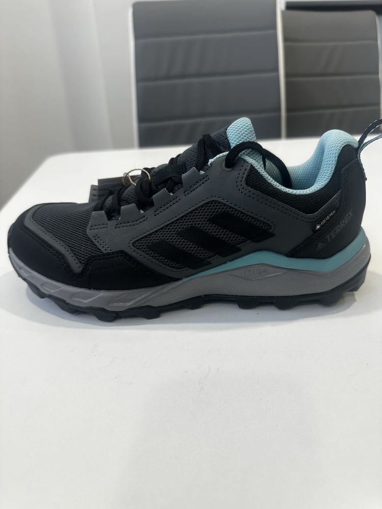 Adidas TERREX чисто нови