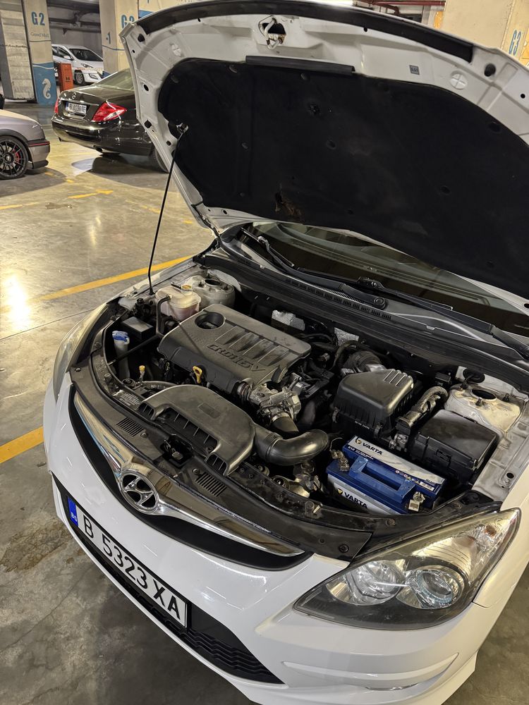 Hyundai i30 CW 1.6 CRDi / 2011 / 6 ск.