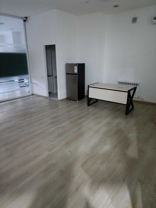 Сдается офис на м.Ойбек 100 м2  3 комнаты, 3 этаж