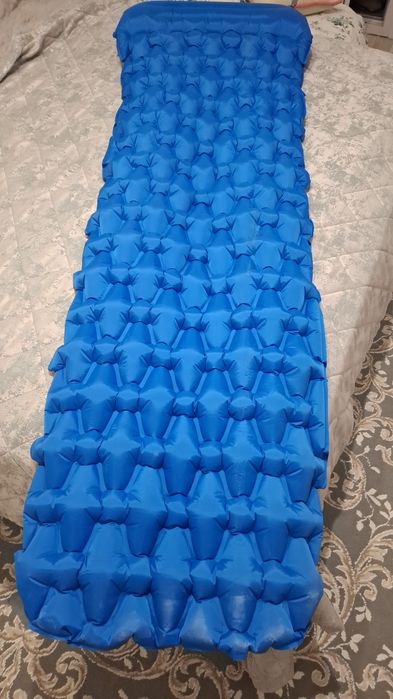 Продам надувные карематы 2 шт