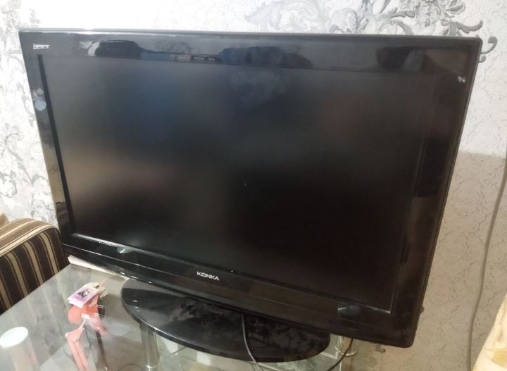 Телевизор оригина. Диоаганаль 81. Все работает отлично. Читайте