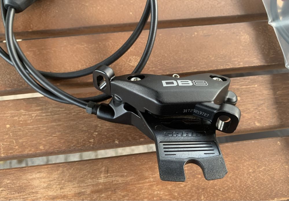 Sram DB8 нови спирачки за велосипед MTB