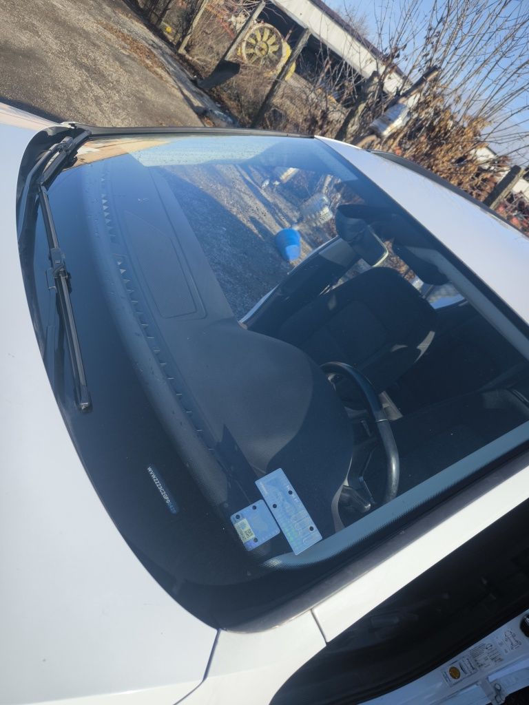 Челно стъкло VW PASSAT B8