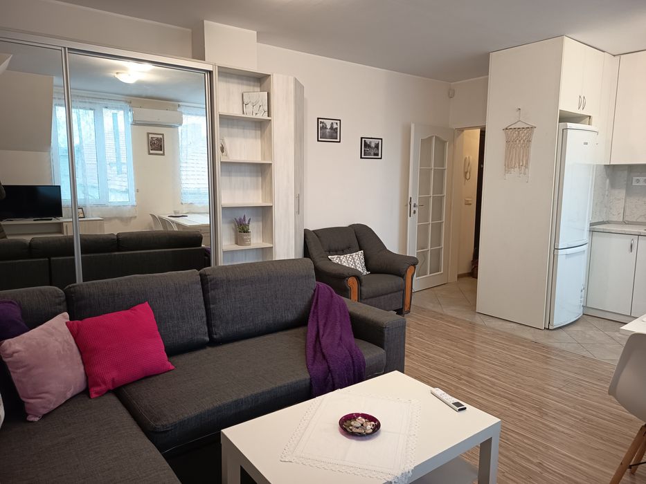 Дава се под наем Двустаен апартамент в Варна, Виница - 60 кв.м за 139147.38 € - Снимка #1