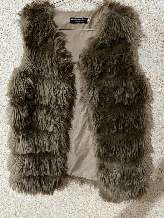 Шерстяная безрукавка для девушек