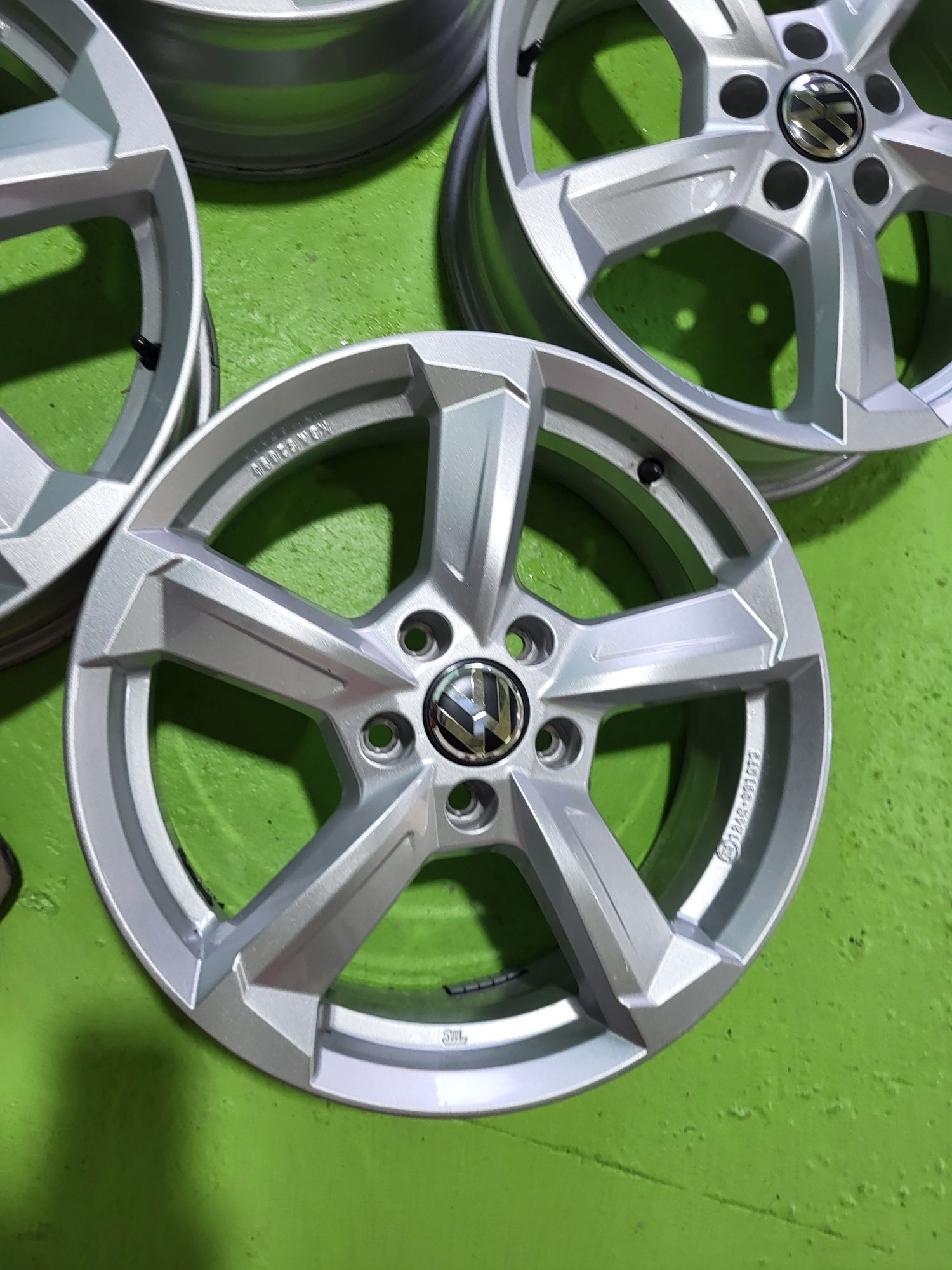 17 5x112 Vw Passat Touran Caddy Golf Skoda 5х112