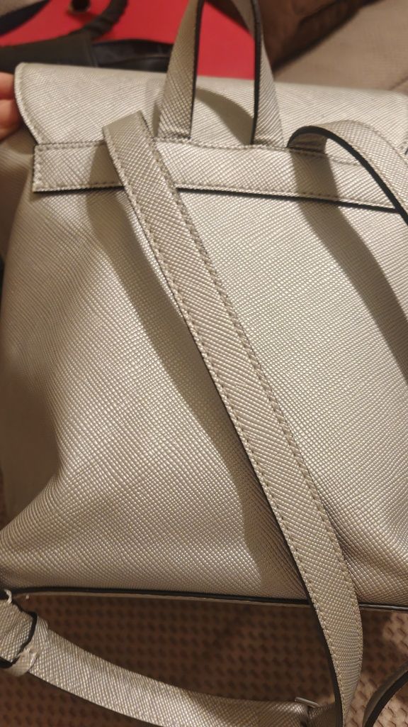 Оригинална раница Guess