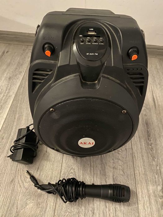 Vând boxă portabila Akai SS022A-X6. 30