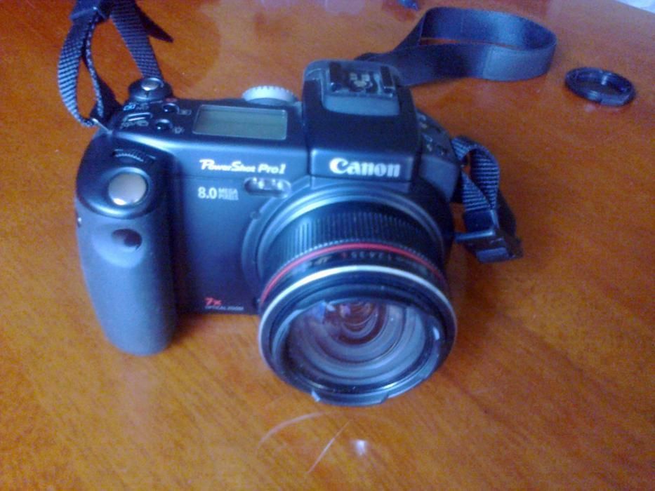 Фотоапарат CANON