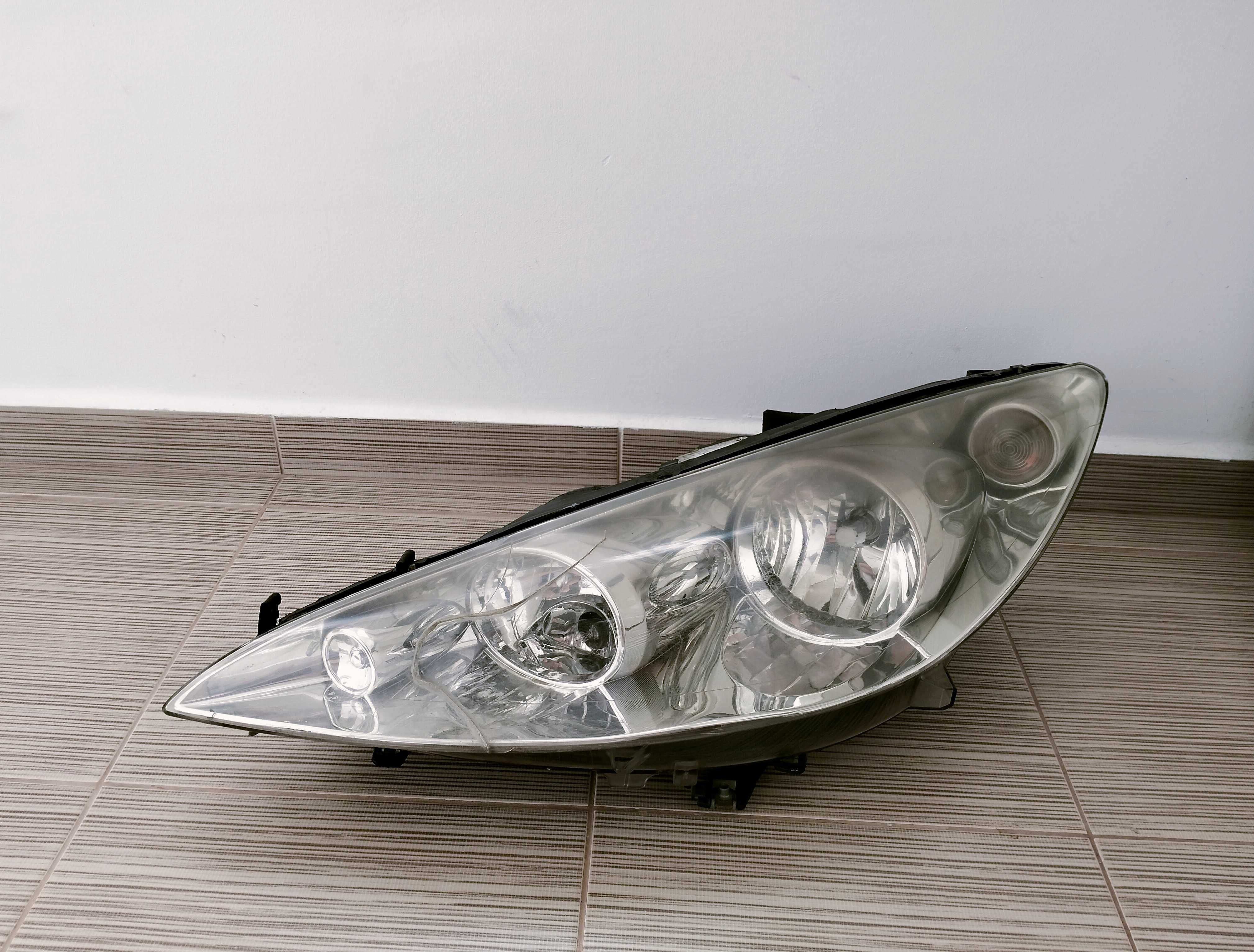 Far faruri stanga dreapta originale Peugeot 308 volan stanga 2007-2012