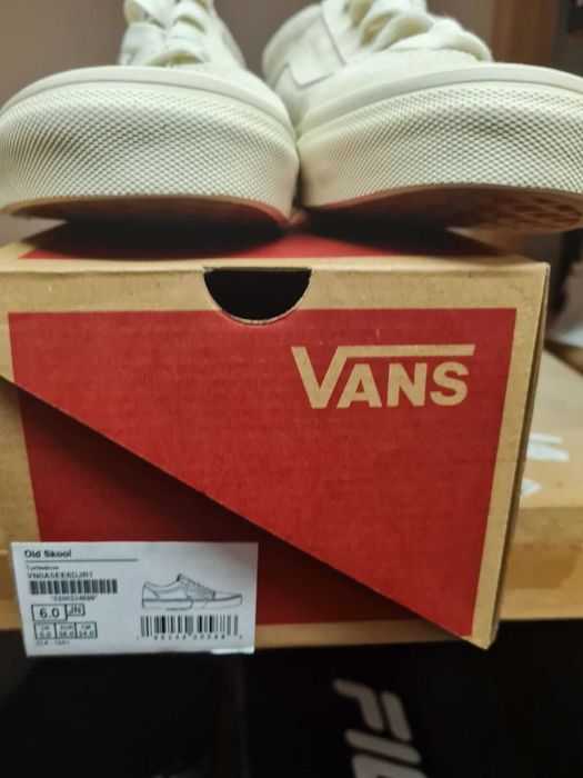 Нови бежови кецове VANS, 38 номер