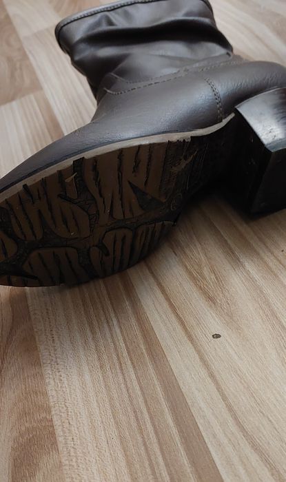 Женские полусапожки .