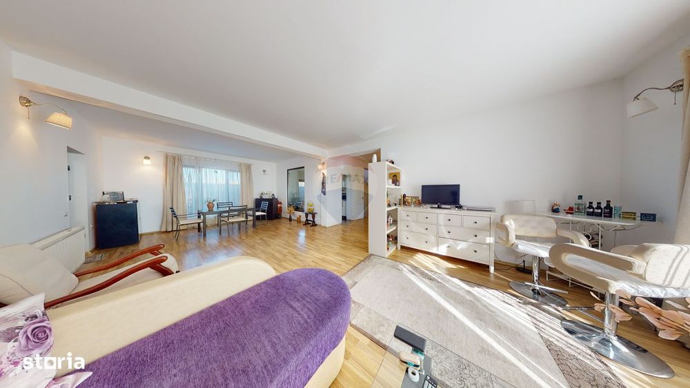 Casa individuala cu 4 camere, garaj si curte in zona de Nord, Gulia