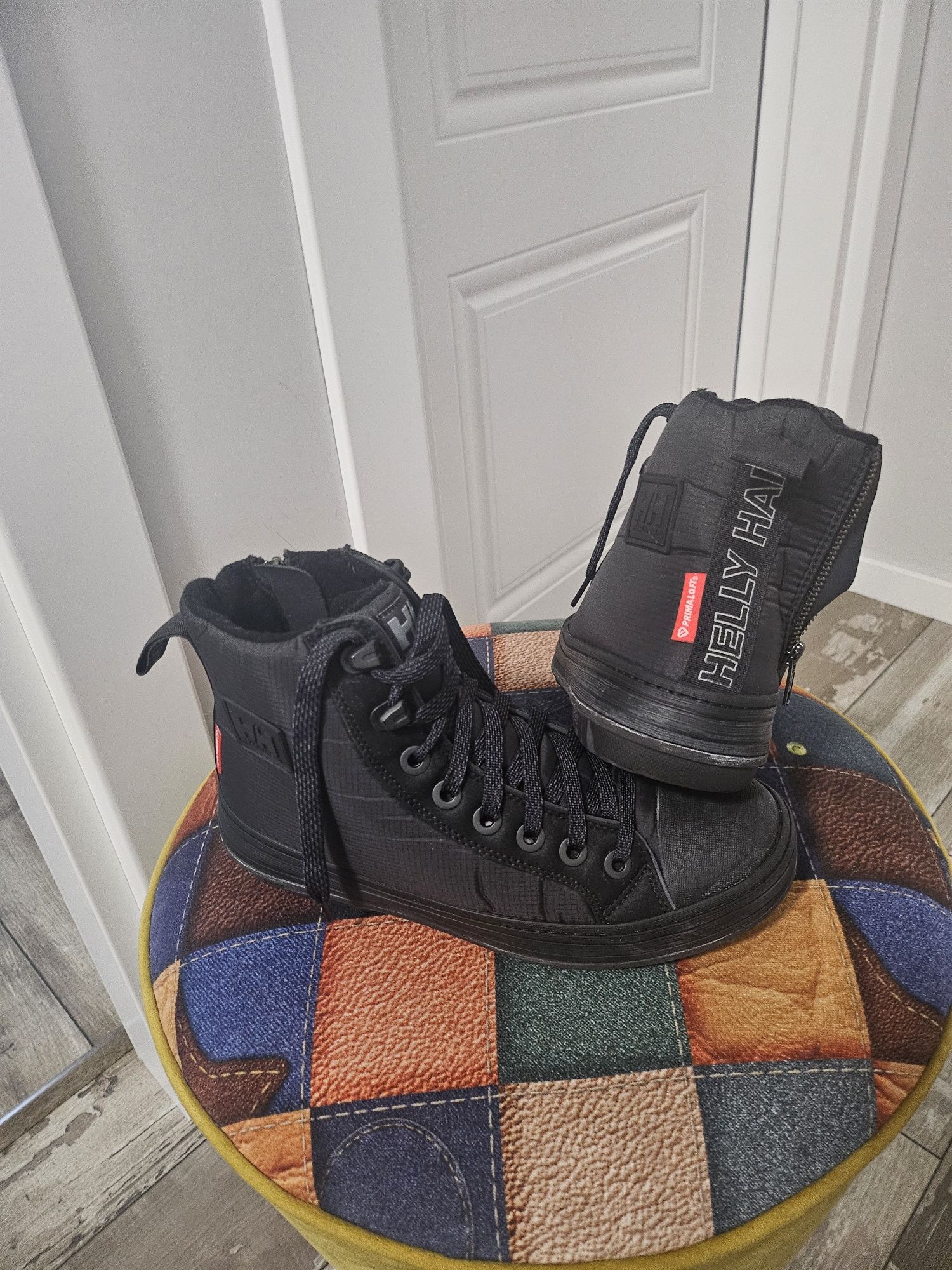 мъжки обувки 42... Helly Hansen