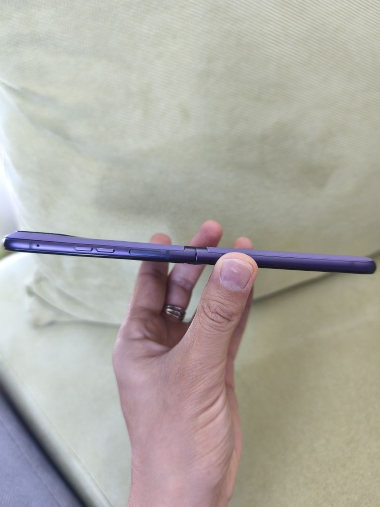 Motorola razr 40, лилав в гаранция